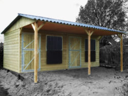 Tolk Bisschop toevoegen Goedkope paardenstal | Houten Paardenstallen | Select Stallenbouw