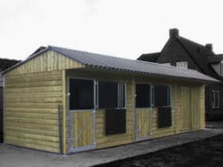 Tolk Bisschop toevoegen Goedkope paardenstal | Houten Paardenstallen | Select Stallenbouw